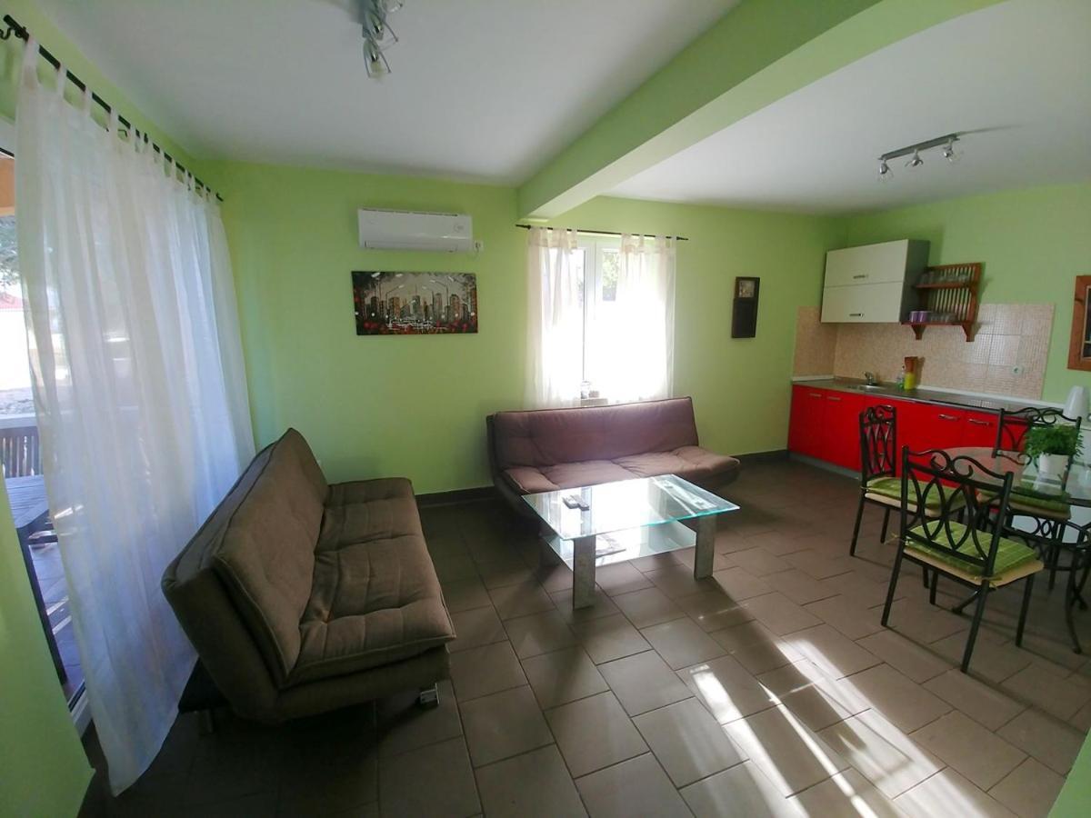 Apartments Puntica Liznjan Bagian luar foto